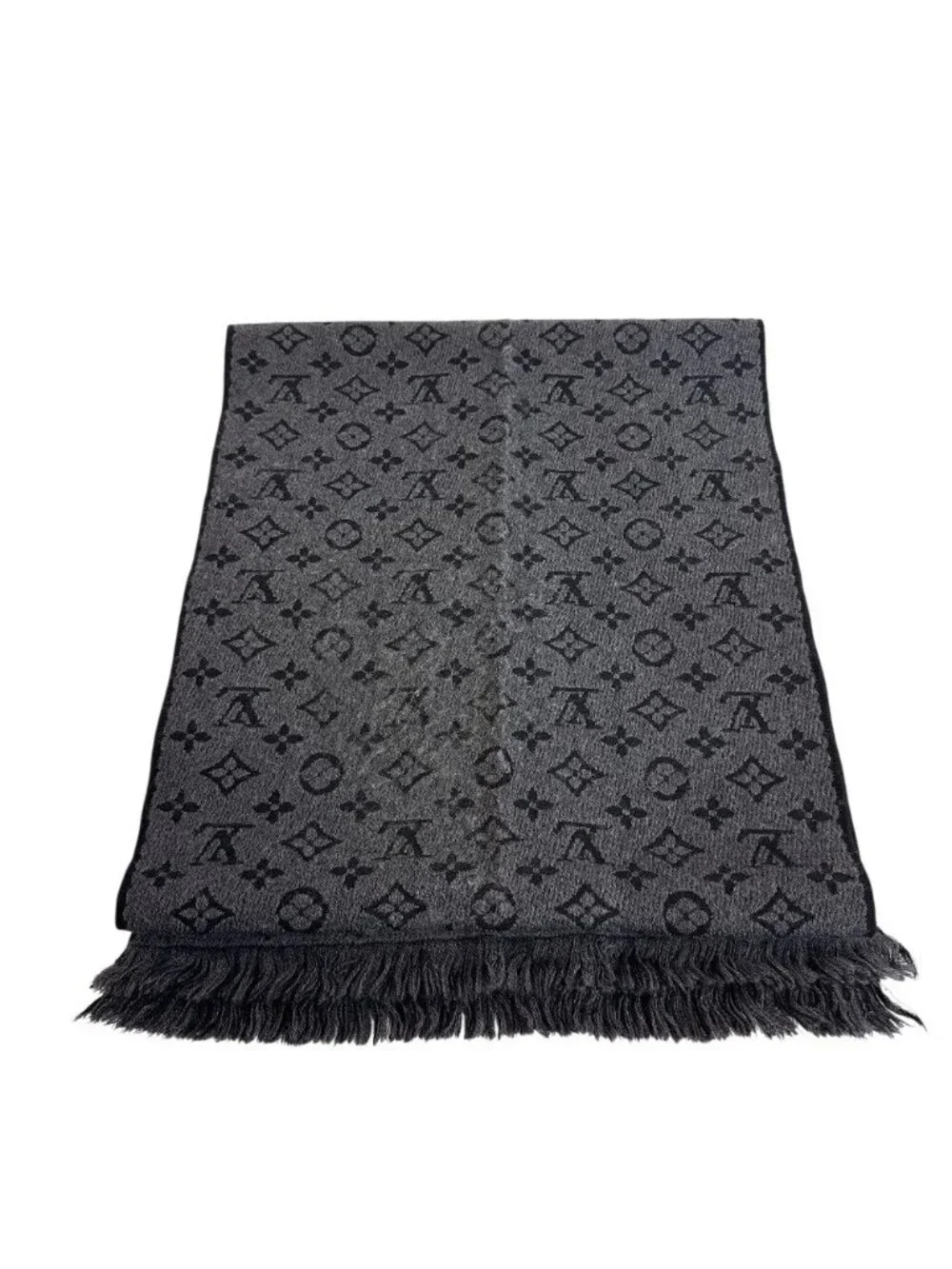 Louis Vuitton Echarpe Monogram Classic Scarf